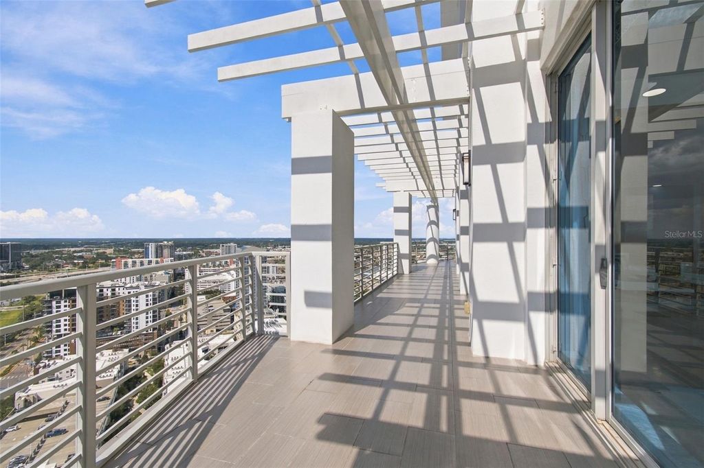 Image 66 of property listing at 1209 E CUMBERLAND AVENUE 2901, Tampa, FL 33602