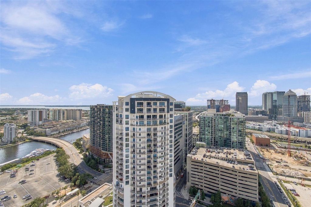 Image 67 of property listing at 1209 E CUMBERLAND AVENUE 2901, Tampa, FL 33602