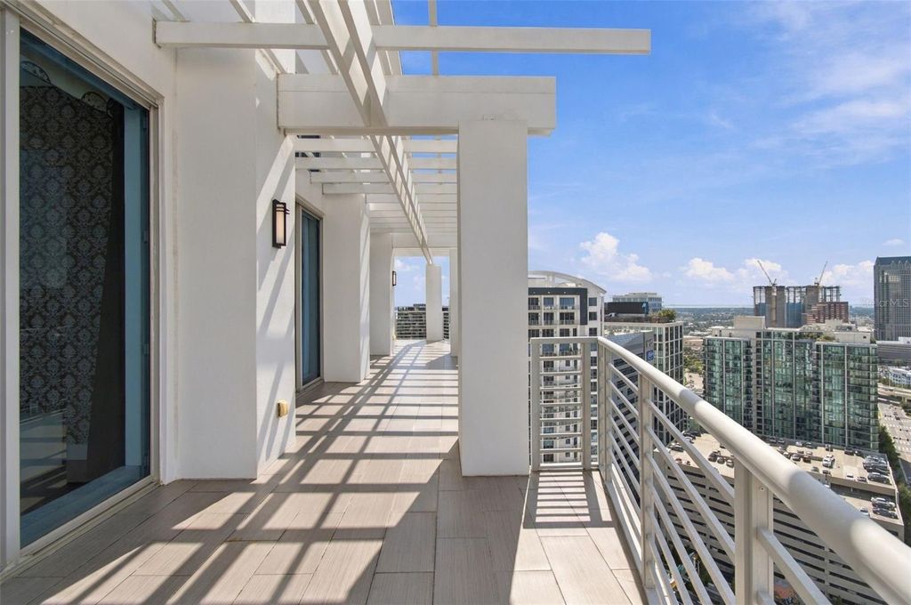 Image 68 of property listing at 1209 E CUMBERLAND AVENUE 2901, Tampa, FL 33602