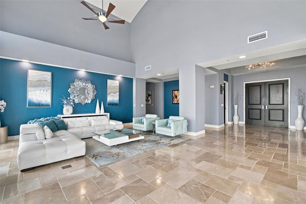 Image 8 of property listing at 1209 E CUMBERLAND AVENUE 2901, Tampa, FL 33602
