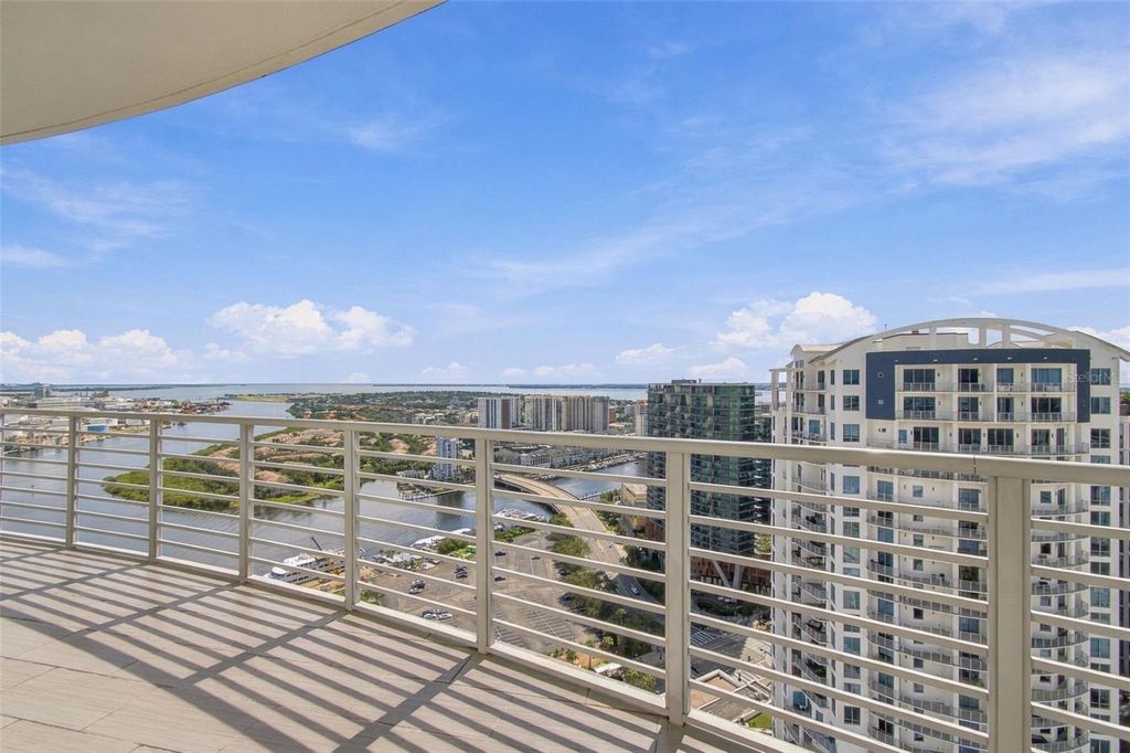 Image 72 of property listing at 1209 E CUMBERLAND AVENUE 2901, Tampa, FL 33602