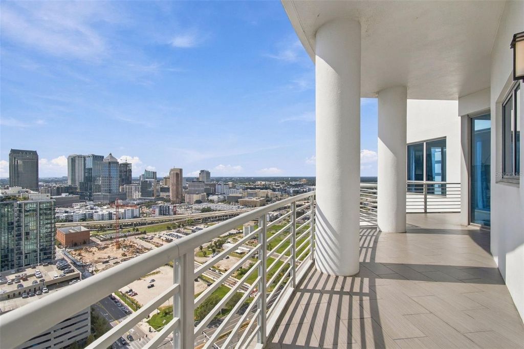 Image 73 of property listing at 1209 E CUMBERLAND AVENUE 2901, Tampa, FL 33602