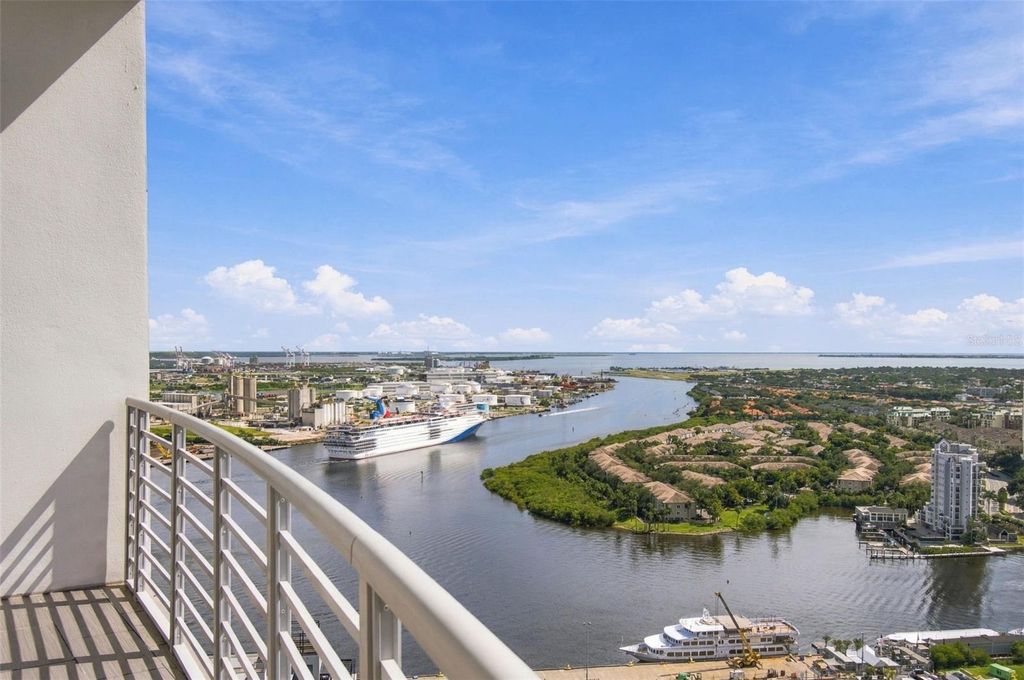 Image 75 of property listing at 1209 E CUMBERLAND AVENUE 2901, Tampa, FL 33602