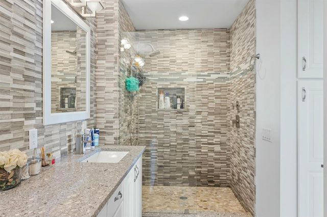 410 Evernia Street 807, West Palm Beach, FL 33401