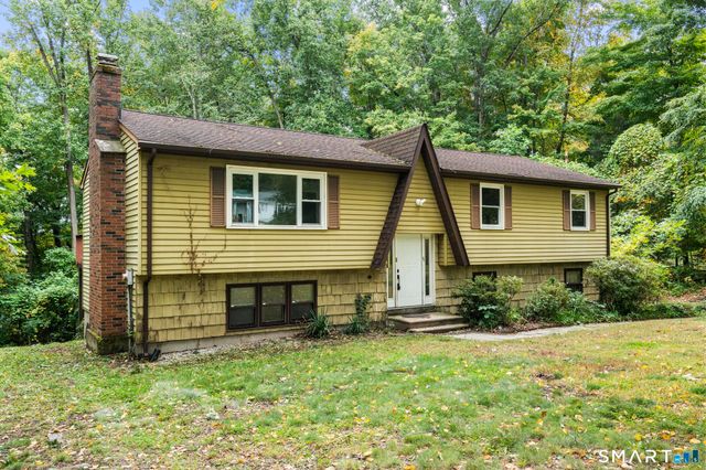 32 Woodhaven Drive, Burlington, CT 06013