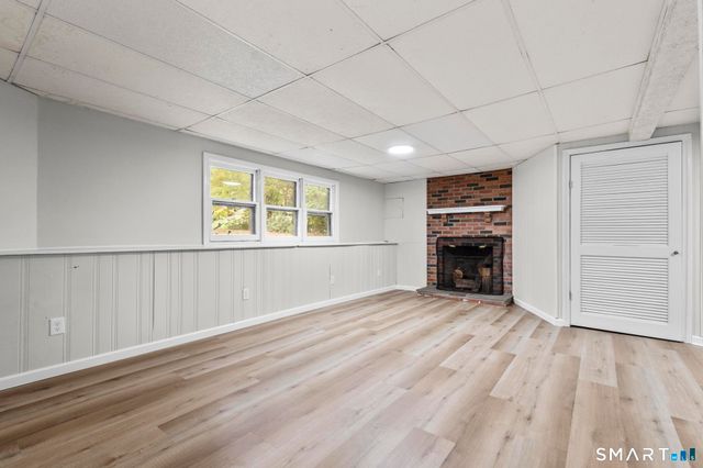 32 Woodhaven Drive, Burlington, CT 06013
