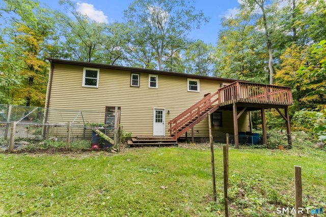 32 Woodhaven Drive, Burlington, CT 06013