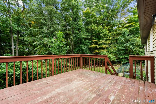 32 Woodhaven Drive, Burlington, CT 06013