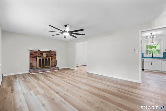32 Woodhaven Drive, Burlington, CT 06013
