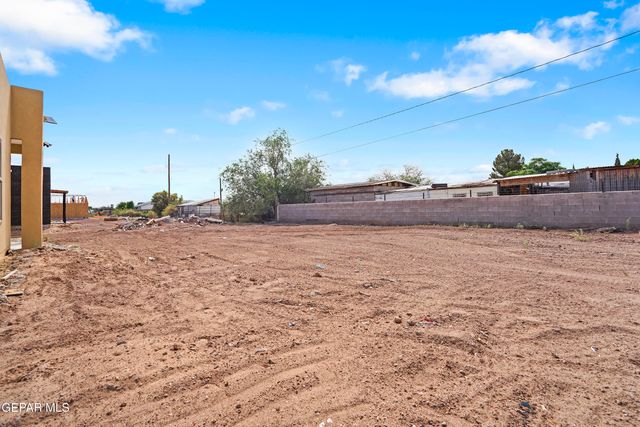 474 Sylvia Court, Socorro, TX 79927