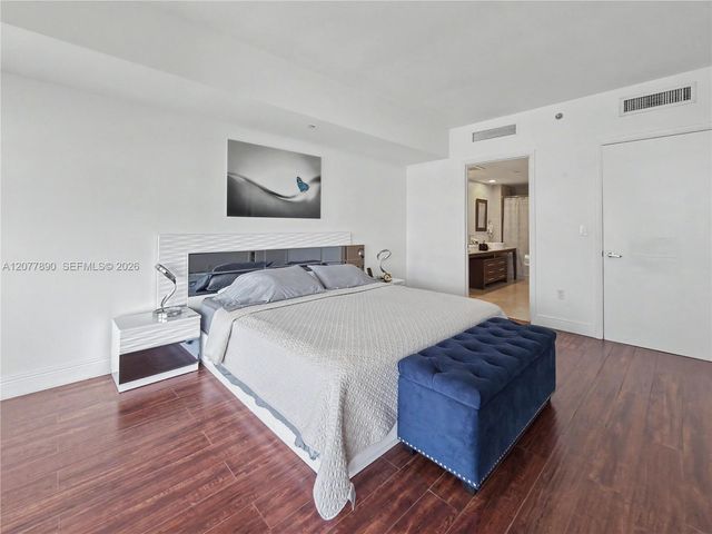 495 Brickell Avenue 2707, Miami, FL 33131