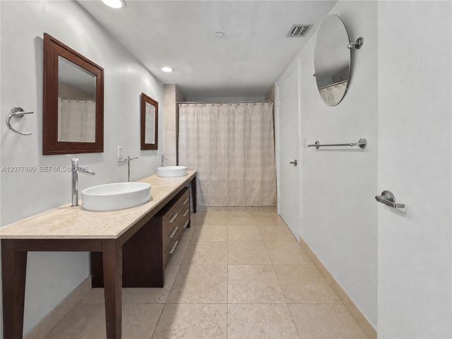 495 Brickell Avenue 2707, Miami, FL 33131