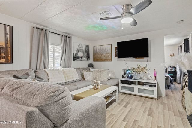 8401 N 67 Avenue 128, Glendale, AZ 85302