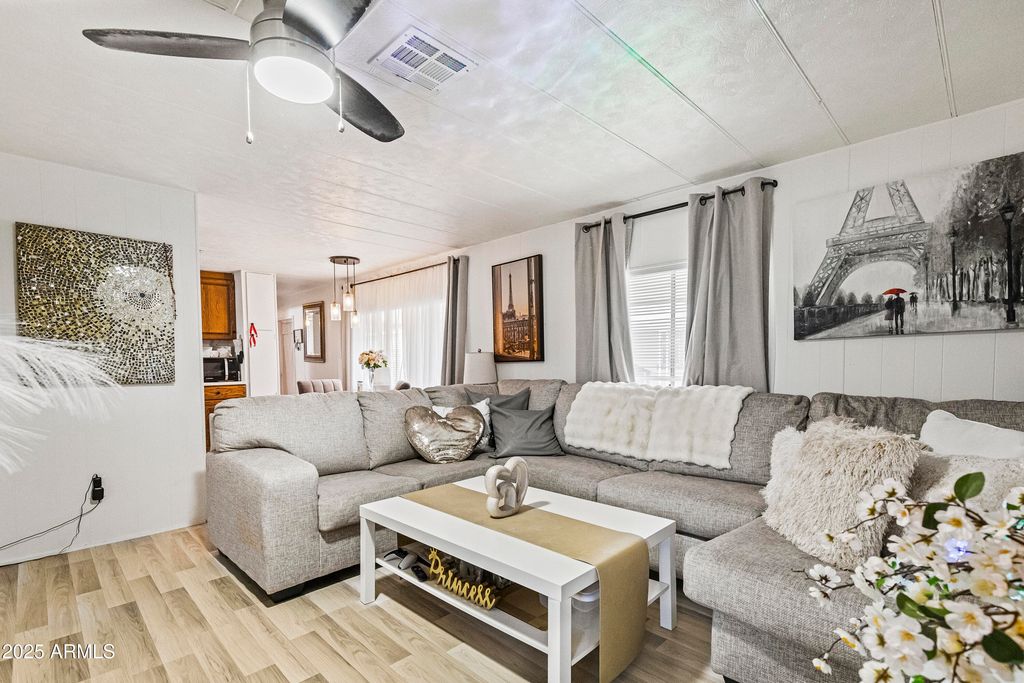 8401 N 67 Avenue 128, Glendale, AZ 85302