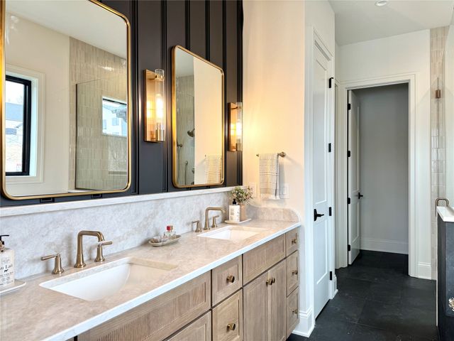 10321 Thorne Drive, West Des Moines, IA 50266