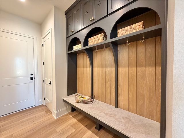 10321 Thorne Drive, West Des Moines, IA 50266