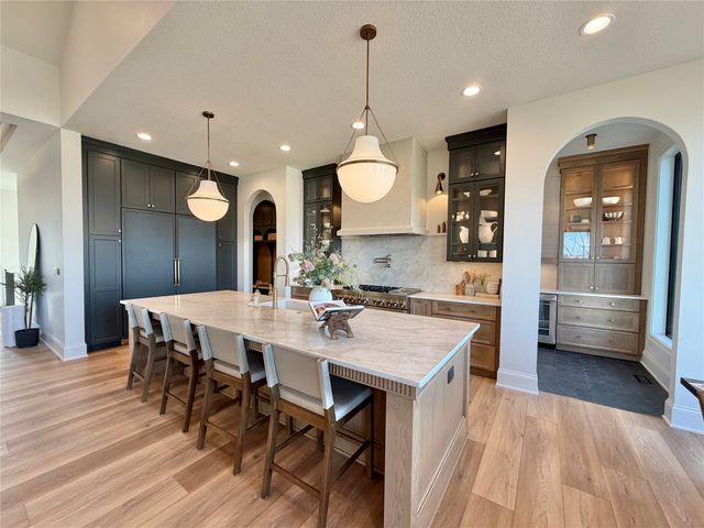 10321 Thorne Drive, West Des Moines, IA 50266