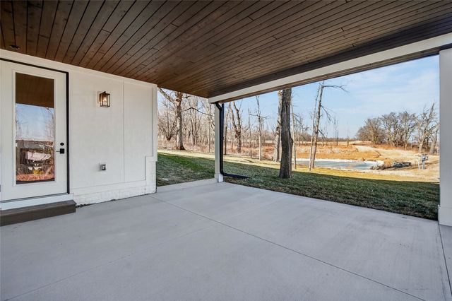 10321 Thorne Drive, West Des Moines, IA 50266