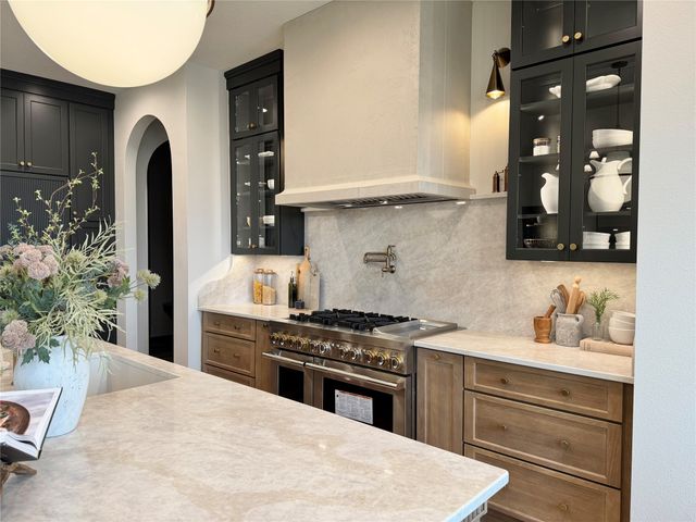 10321 Thorne Drive, West Des Moines, IA 50266