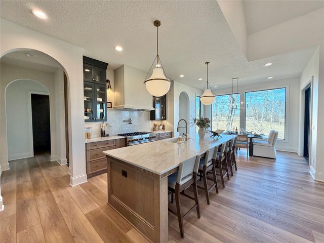 10321 Thorne Drive, West Des Moines, IA 50266