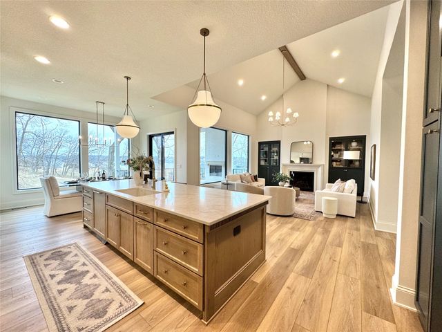 10321 Thorne Drive, West Des Moines, IA 50266