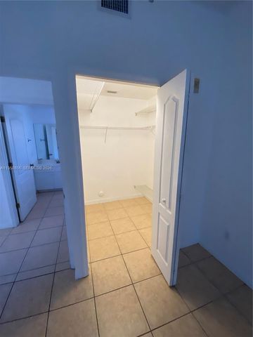 650 Palm Ave 4-A8, Hialeah, FL 33010