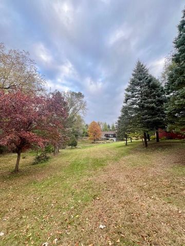 W1049 County Road D, Burlington, WI 53105