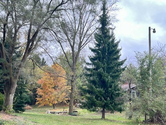 W1049 County Road D, Burlington, WI 53105