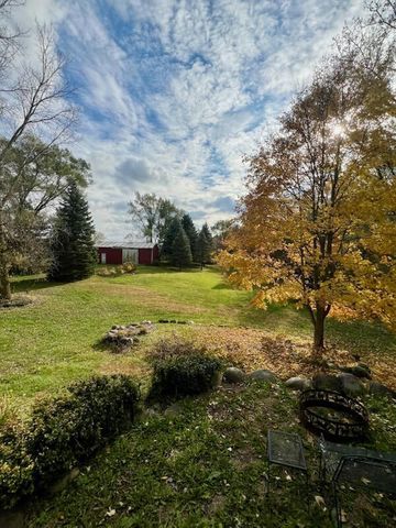 W1049 County Road D, Burlington, WI 53105