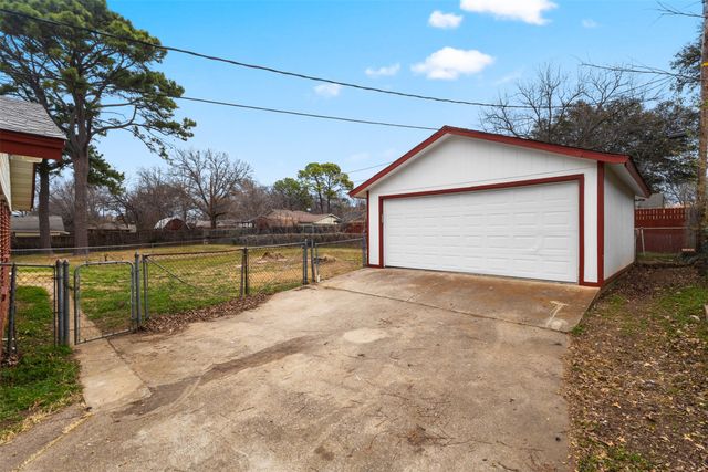 501 Franklin Drive, Euless, TX 76040