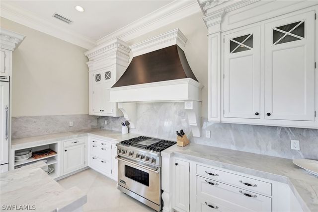 2052 Isla Vista LN, Naples, FL 34105