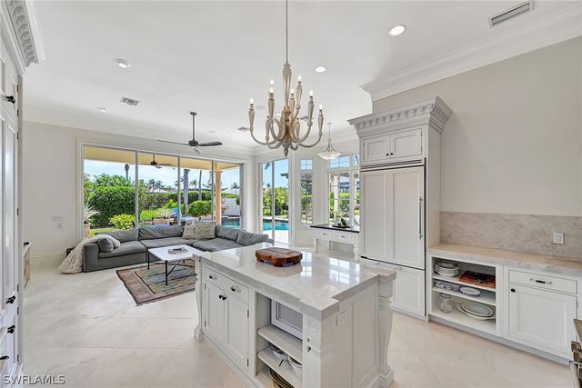 2052 Isla Vista LN, Naples, FL 34105