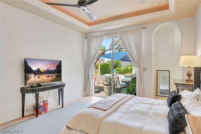 2052 Isla Vista LN, Naples, FL 34105