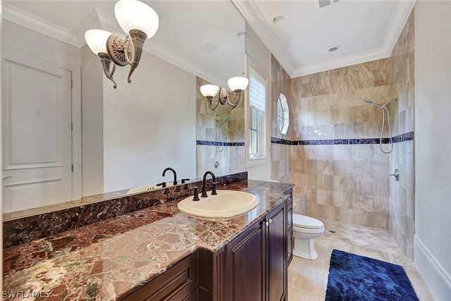 2052 Isla Vista LN, Naples, FL 34105