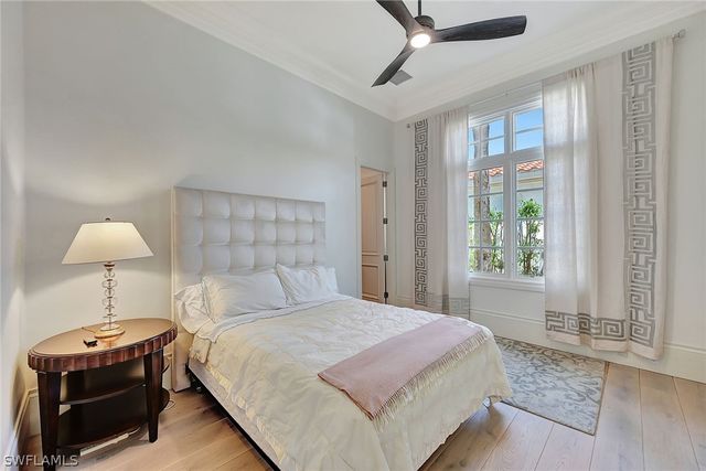 2052 Isla Vista LN, Naples, FL 34105