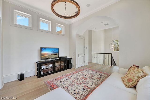 2052 Isla Vista LN, Naples, FL 34105