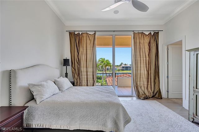 2052 Isla Vista LN, Naples, FL 34105