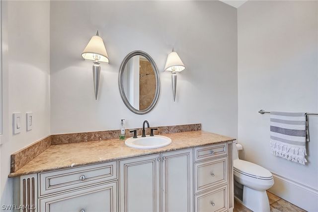 2052 Isla Vista LN, Naples, FL 34105