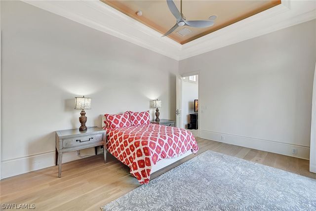 2052 Isla Vista LN, Naples, FL 34105