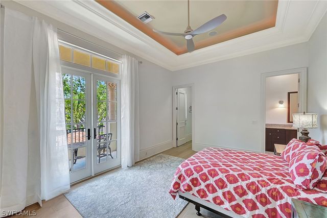 2052 Isla Vista LN, Naples, FL 34105