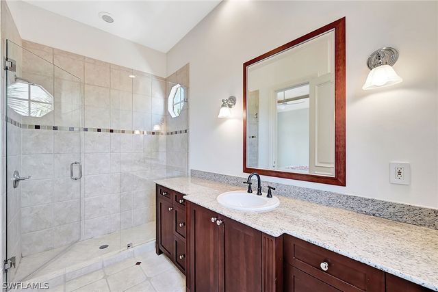 2052 Isla Vista LN, Naples, FL 34105