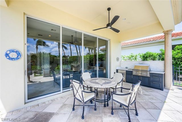 2052 Isla Vista LN, Naples, FL 34105