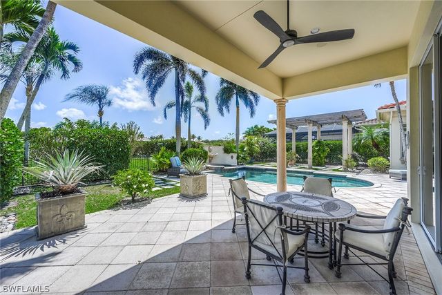 2052 Isla Vista LN, Naples, FL 34105