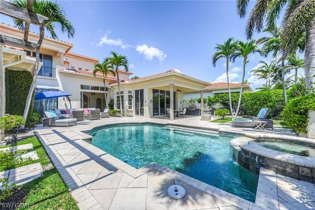 2052 Isla Vista LN, Naples, FL 34105