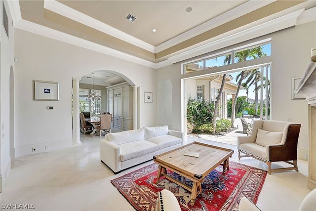 2052 Isla Vista LN, Naples, FL 34105