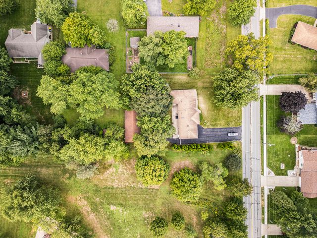 351 Burlington Beach Road, Valparaiso, IN 46383