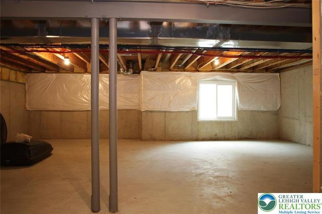 1812 MAJESTIC Drive, South Whitehall Twp, PA 18069