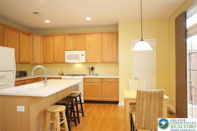 1812 MAJESTIC Drive, South Whitehall Twp, PA 18069