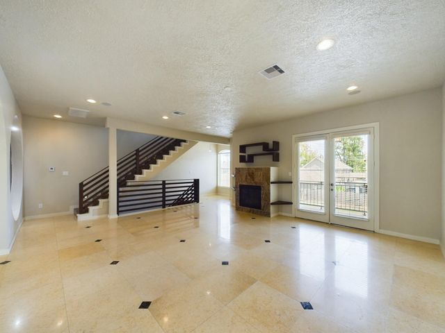 2611 Lawrence Street, Houston, TX 77008