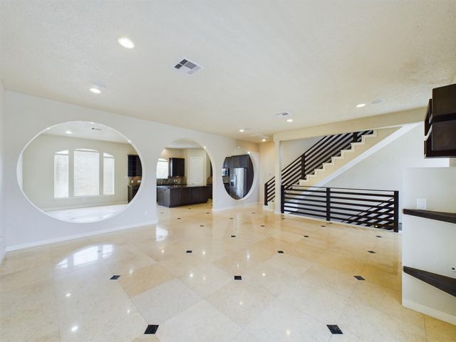 2611 Lawrence Street, Houston, TX 77008